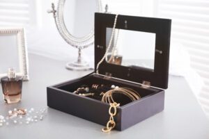 jewelry box"
